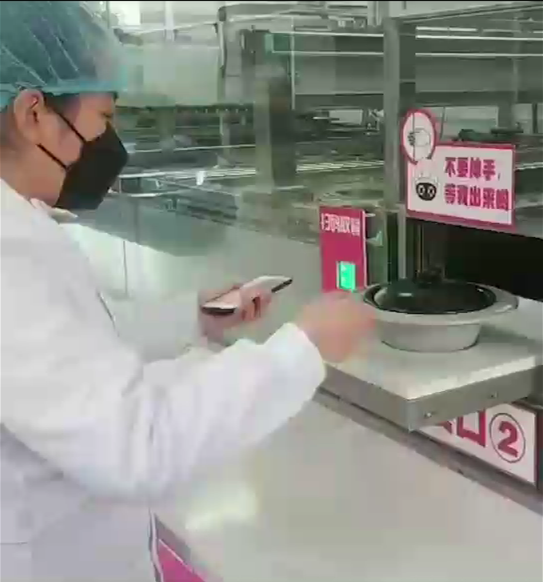 上銀導(dǎo)軌隨煲仔飯機器人現(xiàn)身武漢--